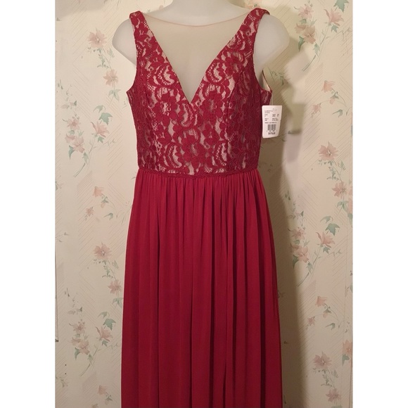 David’s Bridal Red V-Neck Lace and Mesh Dress - Picture 3 of 6